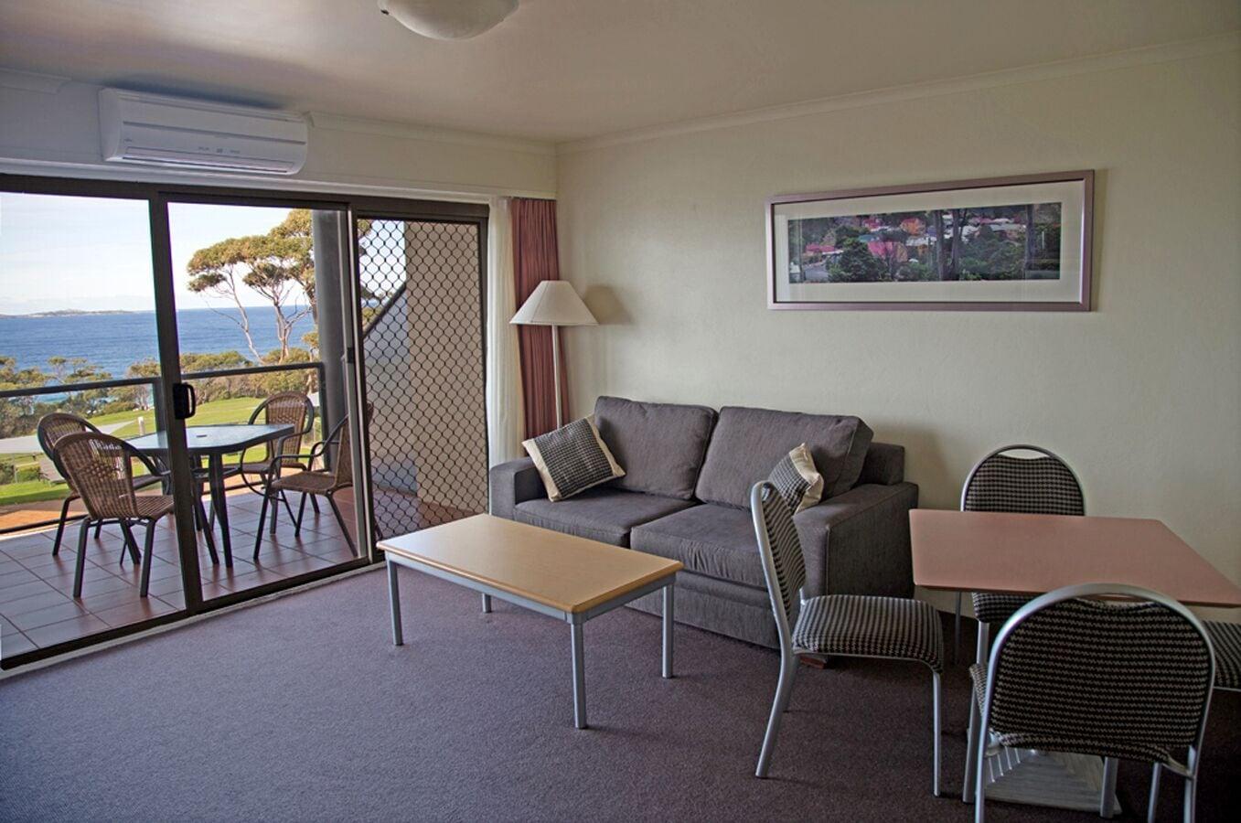 Amooran Oceanside Apartments And Motel Narooma Exterior photo