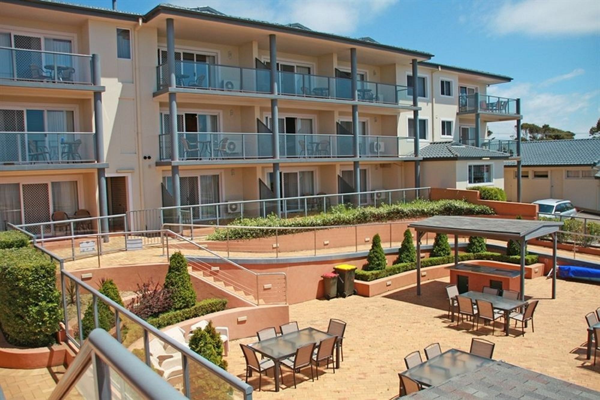 Amooran Oceanside Apartments And Motel Narooma Exterior photo