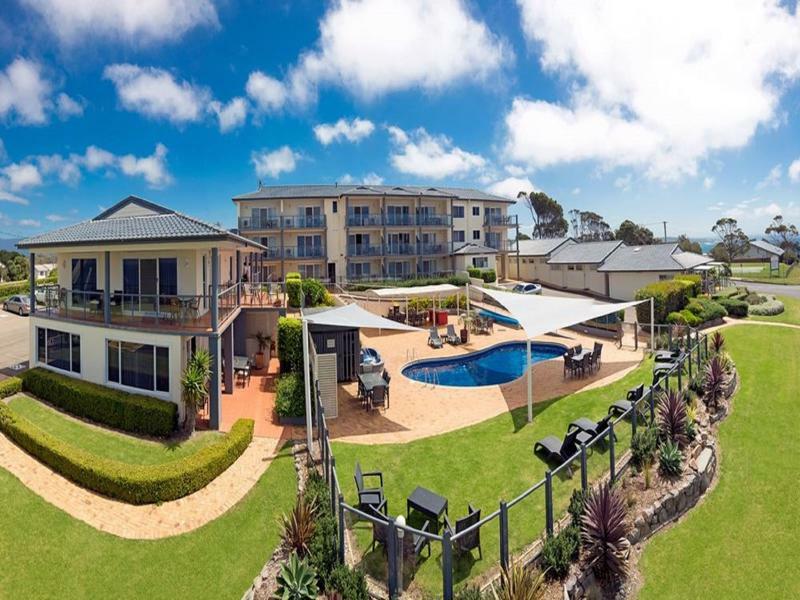 Amooran Oceanside Apartments And Motel Narooma Exterior photo