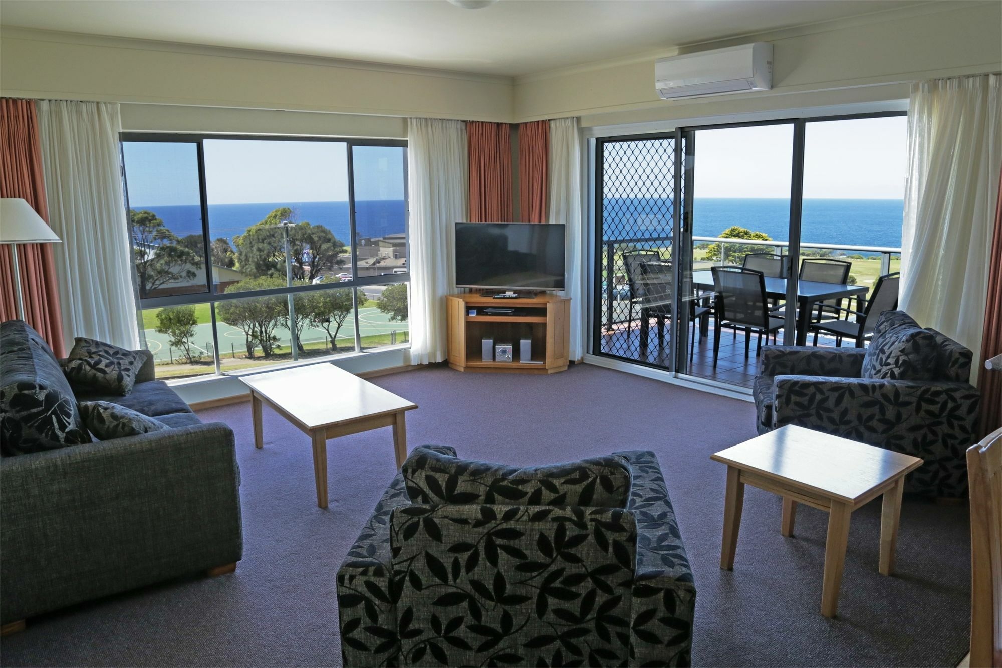 Amooran Oceanside Apartments And Motel Narooma Exterior photo